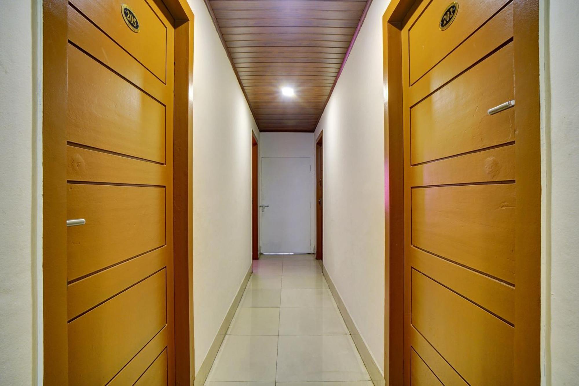 Hotel O Chiyang Hotel Angamaly Exterior foto